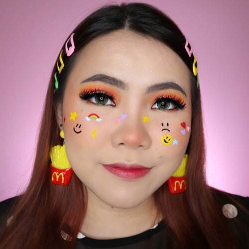 Mini mixed emojis 🌈⭐🙂♥️
.
Nggak tau kenapa tiba tiba kepikiran bikin ginian 🤷🏻‍♀️
Hahahha
.
.
.
#slave2beauty #makeupoftheday #allmodernmakeup #aestheticmakeup #aesthetic #artmakeup #makeupart #beautybloggerindonesia #motd #flovivi #ClozetteID #cchannelbeautyid #aestheticgrunge #softgirl #undiscoveredmuas #worldwidemua #wakeupandmakeup #cchannelmakeupid #art