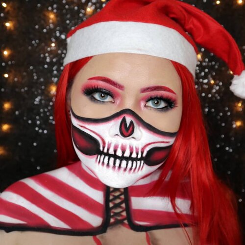 CANDY CANE SKULL 💀
CHRISTMAS CHALLENGE DAY 4/25
🎄 #25daysofchristmas 🎄
.
Finally bisa bikin skull yang agak bener 😹😹
Oh iya, aku juga record tutorial makeup ini walaupun ga detail banget. Haha
Nanti malem aku upload 🤪
RECREATE the amazing @illumin_arty
.
• Eyeshadow @morphebrushes & @australiscosmetics_id Metallix Midnight Foil
• Eyelashes @abstractbeautyid P4
• Softlens @gitageo_softlens Fuzzy Pop Gray
• Facepaint @officialsnazaroo & @mehronmakeup
.
#wakeupandmakeup #christmas2019 #christmasmakeup #christmas2k19 #adventcalendar #christmasmakeuplook #christmasmakeupchallenge #countdowntochristmas #makeupoftheday #makeupchristmas #christmasedition #motd #flovivi #clozetteID #cchannel #cchannelid