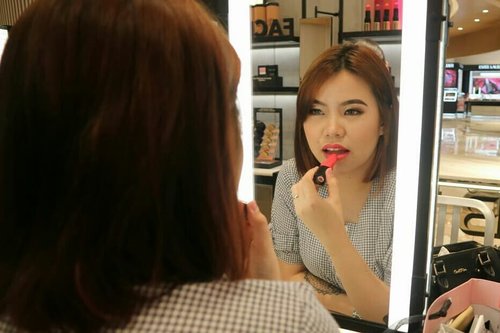 Inilah kisahku....
Photo ke 1 = NTAP
Photo ke 2 = Leh uga
Photo ke 3 = Hmm okedech
Photo ke 4 = ..............
.
Sekian dan terimakasih
#bbgirlcrushid #bobbibrownid
.
.
.
.
.
.
.
.
#beautyvlogger #beautybloggerindonesia #ivgbeauty #indobeautygram #makeup #makeuptutorial #instabeauty #indovidgrambeauty #wakeupandmakeup #tutorialmakeup #bvloggerid #jakartabeautyblogger #beautilosophy #reviewmakeup #clozetteID #partipostid #setterspace #motd #makeupjunkie #makeupblogger #beautyguruindonesia @beautyguruindonesia @setterspace @beautybloggerindonesia