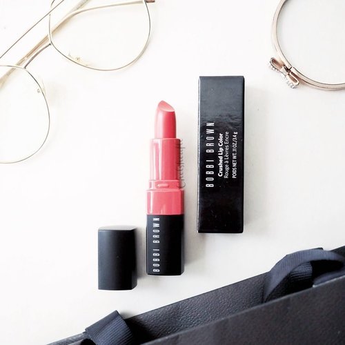 Perfect shade of Crushed Lip Color #lipstick from @bobbibrownid for those who has obsession of coral color. Enriched with vitamin C, E, and beeswax , this lipstick is very nourishing and perfect for #superdrylips ! Click the link on my bio to find out more.
-
#bobbibrownid #crushedlipcolor #watermelon #beautyreview #lipstickjunkie #ClozetteID
