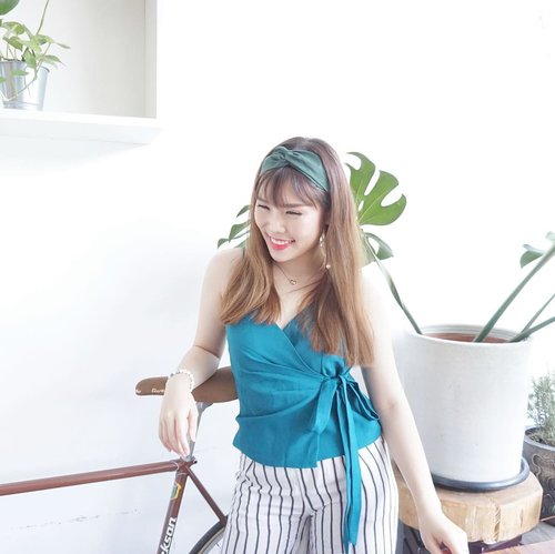 Tips no. 3: Wear stripes culotte 👌.
-
Read my tips about “How To Wear Summer Outfit Trends For Petite Girls” on www.chelsheaflo.com 😊. Link is on my bio.
-
#styletrend #fashiontips #summeroutfit #ootd #fashion #ClozetteID