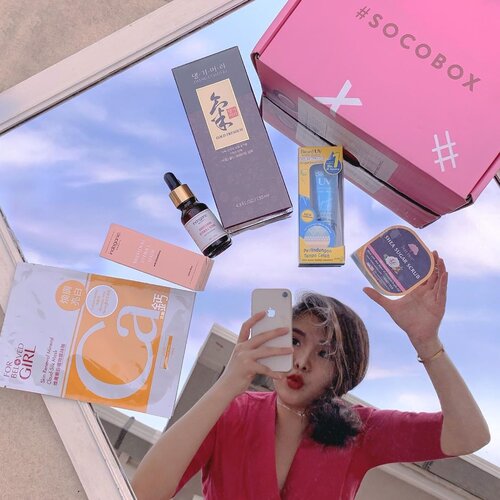 Recently got this #SOCOBOX  SBN Special Edition consists of these amazing beauty products from skincare to body care!-WANT THIS BEAUTY BOX TOO?Simply be an active member by reviewing your beauty products at soco.id. The more you active, the higher chance to get this!.CURIOUS ABOUT THESE PRODUCTS?Head to “soco.id/chelsheaflo” because I’ve listed my review of these items. ..So, which one is your favorite ? 😉...#StartWithSBN #CumaDiSociolla #ClozetteID #CollaborateWithCflo