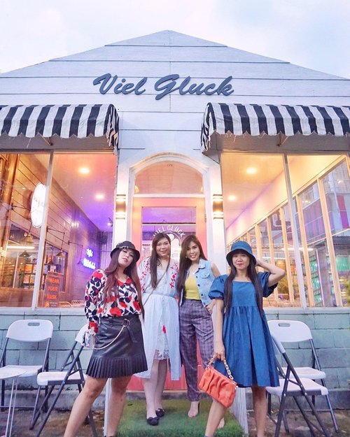 Different styles, different characters, but those make us unite 💕.

📍: @vielgluck_coffee (cereal cafe) , Sidoarjo.

#girlssupportinggirls #ClozetteID