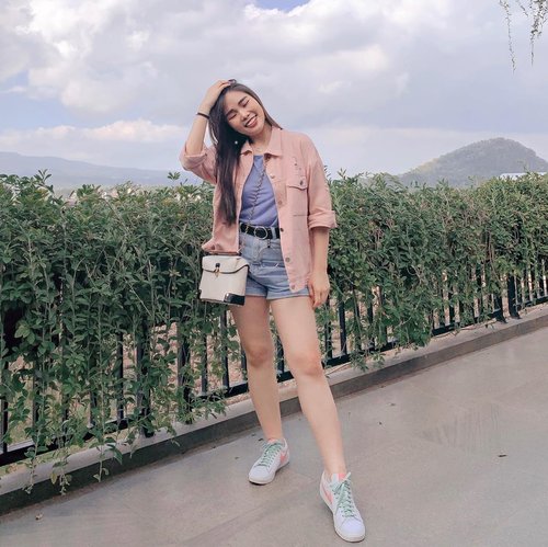 Casual day, trying new color combo. Seems like 2020 is the year of pastel combo, don’t you agree ?

#colorcombination #outfitideas #stylingtips #stylingideas #fashionbloggerindonesia #ClozetteID