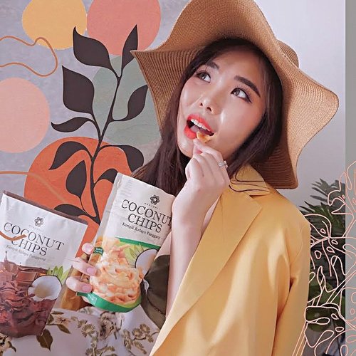 Healthy option of snacking with @cocochips.merubali Coconut Chips. It’s between sweet and savory just like how you taste pure coconut. Plus, it’s roasted, not fried so it tasted even better 😋..I also like use it as smoothie bowl or overnight oat’s topping anyway, it’s incredibly delicious! 😋...#coconutchips #collaboratewithcflo #ClozetteID #healthysnack