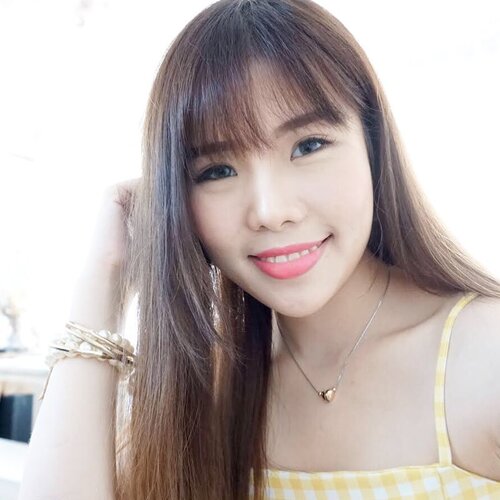 Addicted to @x2softlens Bio Glaze series and currently I am wearing Na Quartzo - combination of grey and slight green color, very thin and comfortable for all day activities ☺️👌.
-
#portrait #x2softlens #beautyreview #ClozetteID