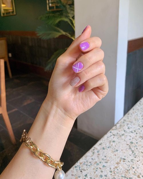 Currently in love with my purple nails done by @salsabeautycentre 💜.

#Nailart #handsinframe #ClozetteID