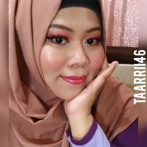 Buat yang nanyain video makeup kemarin 😁Ini udulnya apa ya, pokoknya makeup lah 😉@instaperfectbywardah Wardah Instaperfect Mineralight Matte BB Cushion Beige@purbasarimakeupid Oil Control Matte Powder Shade NaturalPurbasari Ultra-Smooth Brow Liner - Natural Brown@flawedbeautyofficial EyeshadowPalette, #flawed Face Palette@silkygirl_id Perfect Sharp Matte Eyeliner@artisanpro Classique Falselashes 1711@maybelline Sensational Liquid Matte 08 Sensationally Me@inezcosmetics Luscious Liquid Lipstick 03 Light Coral#flawedbeauty #zilingo #purbasaricosmetic #inezcosmetics #maybelline #silkygirl #artisanpro #wardahinstaperfect #belajarmakeup #makeupbold  #inspirasicantikmu #ragamkecantikan #tutorialmakeupindo #makeuppemula #indobeautygram #makeupindonesia #makeuptutorials #clozetteid #beauty