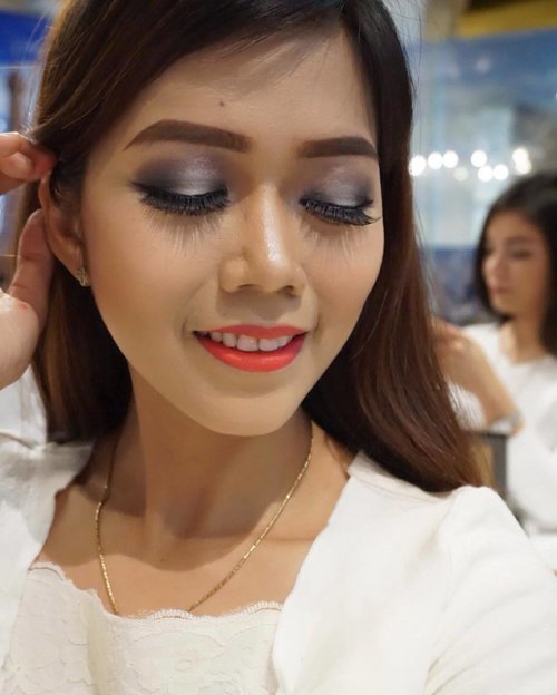 How can I'm not loving my makeup today and this is tutorial from @iwan_harun_makeupartist and yes I really love it also I got so many tips & trick about makeup. Thank you @bioderma_indonesia for give me the so many gifts 😘😘😘 #makeup #motd #blogger #beauty #beautyblogger #anastasiabeverlyhills #thebalmcosmetics #bodyography #ultrahdgeneration #esteelauder #etudehouse #vivacosmetics #makeover #bourjois #clozetteid #indonesiablogger #indonesianbeautyblogger #potd #biodermamakeupclass #clozetteambassador #biodermaskinclass