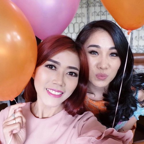 You and I are more than friends, we’re like a really small gang. 😄

#photooftheday #picoftheday #makeup #beauty #beautyblogger #bloggerceria #bloggerslife #bestoftheday #beautyblogger #beautybloggerid #beautybloggerindonesia #potr #motd #clozette #clozetteid #l4l #lifestyle #like4like #lifestyleblogger #friends #bestfriend #fdbeauty