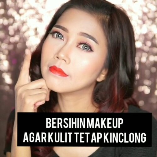 Bersihin muka yang abis full makeup apalagi makeup waterproof memang harus ekstrak lagi biar kulit tetap terawat apalagi dimalam hari. Oya jangan bingung ya skincare aku memang suka gonta ganti biar kepake semua jadi tiap hari aku rotate biar kepake semua🤣 liat aja next time aku bakal post with another skincare😉. Beruntungnya kulit aku yang suka coba berbagai macam produk makeup dan skincare aman2 saja *hamdalah 🤲🏼.Details:@kiehlsid Midnight Recovery Botanical Cleansing Oil@sundayriley Ceramic Slip@pixibeauty Glow Tonic@mamondeindonesia Rose Water Toner@mamondeindonesia Red Energy Recovery Serum@getthelookid Crystal Micro Essence@kiehlsid Midnight Recovery Concentrate@odacite Ba+S@aveneusa Cold Cream Nourishing Lip Balm@bioderma_indonesia Atoderm Intensive Baume Ultra Soothing Balm.Bisikin skincare andalan kalian dooong....#clozetteid#skintreatment#skincare #ivgbeauty #indobeautygram #GURWM #style #lifestyle #beauty #video #videotutorial #indovidgram #indobeautyvlogger #indobeautysquad