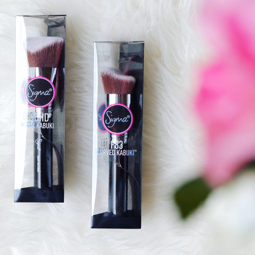 My happiness with my new @sigmabeauty 3DHD Max Kabuki dan F83 Curved Kabuki from @sphoraidn . The innovative and patented designs ensure products are applied to every little corner or area of the face with ease.
Check out the full review on my blog (link is on my bio) #Sephoraidhauls #sigmabeauty #sigmabrushes #beauty #blogger #beautyblogger #beautybloggerid #clozetteid #influencer #beautyinfluencer #bestoftheday #potd #like4like #likeforlike #instagood #brushes #beautytools #sigma