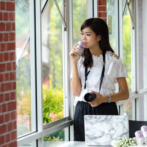 Setiap hari saya perlu minum #BearBrand karena menunjang aktivitas saya agar tubuh selalu sehat, tidak gampang sakit dan badan terasa segar. Yuk selalu #ListenToYourBody dengan susu Bear Brand dan nikmati sehatnya. #potd #motd #ootd #monochrome #style #lifestyleblogger #beautybloggerindonesia #beautybloggerid #blogger #clozetteid #like4like #bestoftheday #beauty #healthydrink #healthylifestyle