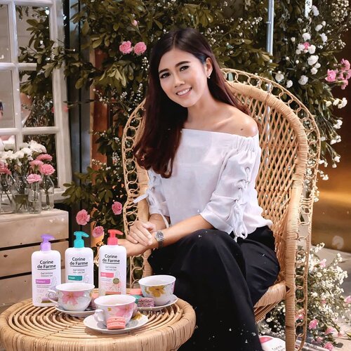 The new from @corinedefarme_id Intimate care Series..So...Yesterday @corinedefarme_id celebrated of the new intimate care launch. The products gently cleanses and helps maintain the  balance of the  intimate area, it provides comfort and wellness in everyday life. Formulated under pharmaceutical control & tested under dermatological control..There are 4 varians are :💗 Shower Gel 2 in 1 Body & Intimate♥️ Intimate Gel Soft💙 Intimate Gel Fresh💜 Intimate Gel Protect.Can't wait to try this products❤️.@beautyjournal#ItsMyNature #CDFIntimateCare #IntimateCare #CorinedeFarme #CleanBeauty #CorinedeFarmeIndonesia #BeautyJournal #CorineDeFarmeXBeautyJournal #ClozetteID