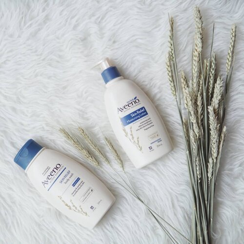 Seneng bangeeet saat tau kalau rangkaian produk skincare terkemuka dari AS @aveeno_id resmi masuk Indonesia. Produk ini diformulasikan dengan colloidal oatmeal yang mampu melembapkan dengan tahan lama, menyejukkan, membersihkan dan melindungi serta menjaga pH kulit agar kulit tetap sehat alami..Ketika hadir kemarin di acara AVEENO Blogger Gathering aku cobain produk AVEENO Skin Relief yang dikhususkan untuk kulit sangat kering dan sensitif. Aku suka nih dengan produk yang tanpa pewangi karena pastinya aman untuk kulit kering sensitifku. Sampai dirumah aku cek ternyata kulit masih terasa lembap dan halus. So... It's definitely RECOMENDED!.Produk AVEENO juga ada yang Daily Moisturizing untuk kulit normal, nah buat para mom yang punya si Kecil jangan khawatir ada AVEENO baby Care untuk bayi dan balita. Kemarin aku juga belajar buat Wax Freshener yang seru banget trus happy pas udah jadi buatan aku mayan lah gak gagal2 amat trus wangiii... jadi pengen ciumin mulu 😁.Oya kalau kalian mau beli bisa ke @guardian_id ada diskon 20% loooh lumayan banget kaaan apalagi kalau beli 2 produk bisa dapet pouch cantik. Jadi cuss belanja sekarang!.#aveeno#aveenoid #aveenoxguardian #aveenoskinjourney #aveenobaby #Clozetteid #lifestyle #Style #skincare #potd