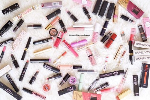 Because one lipstick is never enough 
#lipstick #beauty #fdbeauty #makeup #blogger #beautyblogger #beautybloggerid #indonesiabeautyblogger #clozetteid #potd #lipstickjunkie #lipstickaddict #lipsticklover
