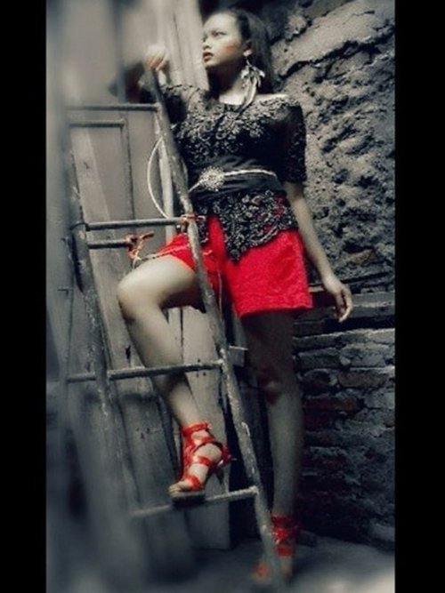 my modern kebaya in black and red.
#ClozetteID #ootd #kebayamodern #gayakebaya