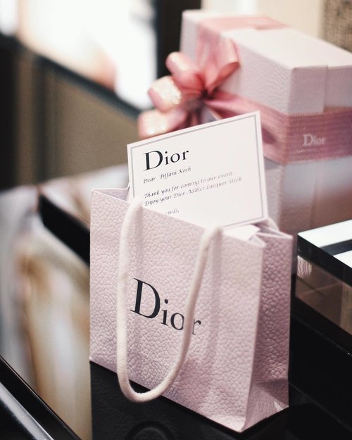 Merci beaucoup @diormakeup 💖
Once again, congratulation for the launching of Dior Addict Lacquer Stick! #Dior #LacquerStick