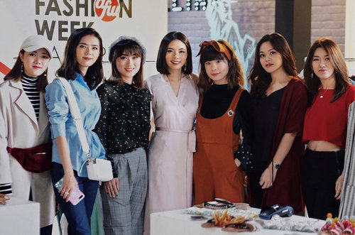 From yesterday’s event, attending @pomelofashion Exclusive Lunar New Year Collection Launching at @plaza_indonesia with @clozetteid ❤️ .
There are over 50 styles in modern and feminine look, incorporating floral and oriental ornaments that would totally perfect for upcoming Lunar New Year! Also there was a styling session with @olivialazuardy shared about her personal style and how she mix and match the outfit from @pomelofashion Lunar New Year Collection (more on my IG stories)
#pomelolunarnewyear #clozetteid