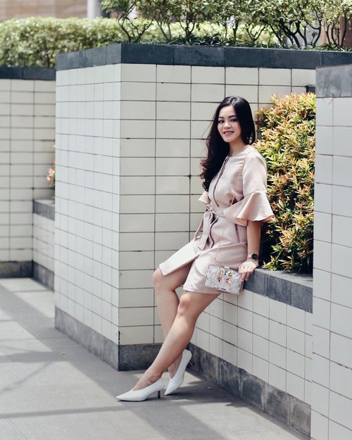 Matching my pastel outfit with @vncindonesia white heels. Love this basic white heels that goes pretty well with most of my outfit. Also the height is just right to make me comfortable wearing it all day long! 💖 #vncindonesia #tiffstylediaries