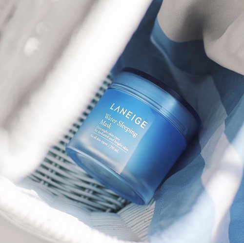 As we all know that lacking of sleep can cause so many skin problems, including dry and dull skin that I suffered the most lately 😥 Till I came across laneige water sleeping mask which I got from @gineeup AND YES! It does really help to rebalance, moisturize and brighten up my skin instantly, in the next day. My skin feels really smooth and supple every time I woke up, even if I didn't get enough of 8 hours sleep 💙 Can't wait to give a complete review on my blog super soon!
.
Now you can grab this holy grail product, or any of korean makeup/skincare at www.gineeup.com for less 10% off by using code TIFFANI (Ends 27 May 2017)