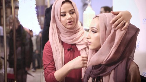 Live Hijab Tutorial and Style Tips with Ruba Zai & LookaMillion - YouTube