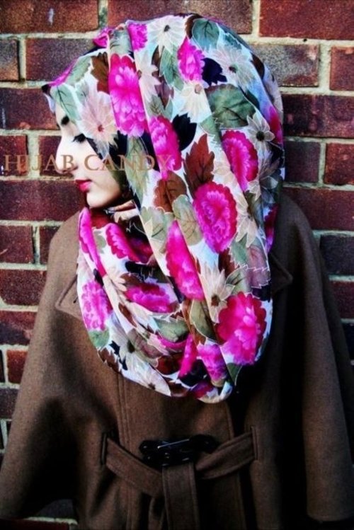 warna n motif hijab ini pernah jadi koleksi my sweet aunty di tahun 80an#IndosatSnap #VintageLook