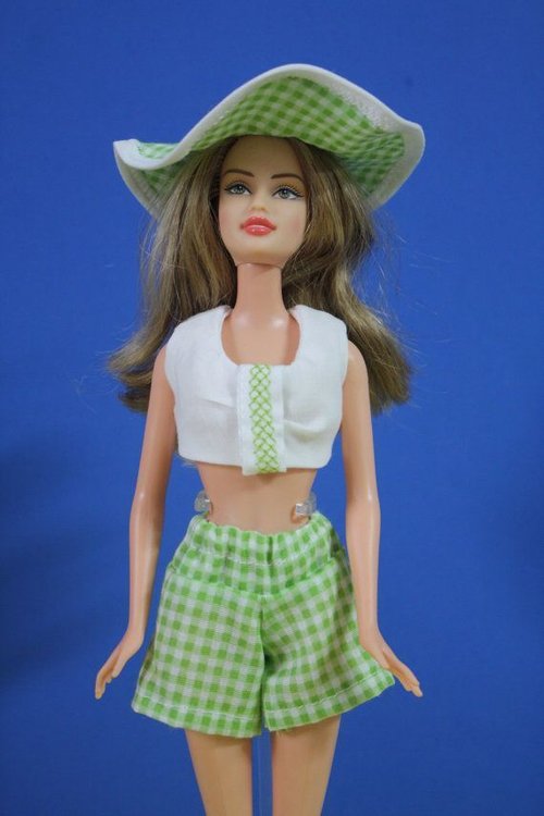 barbie white top crop in green ginghams#mixing plaids#Clozette ID#COTW