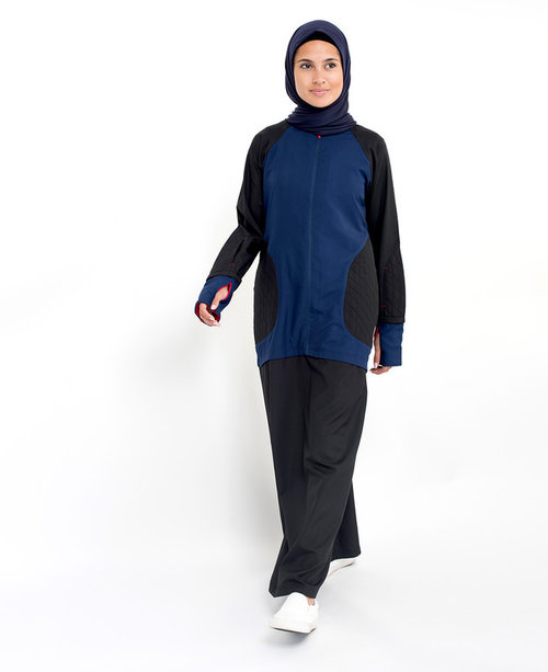 The polar fleece lining in this taslon jilbab means you can spend extra time in the snow with your loved ones