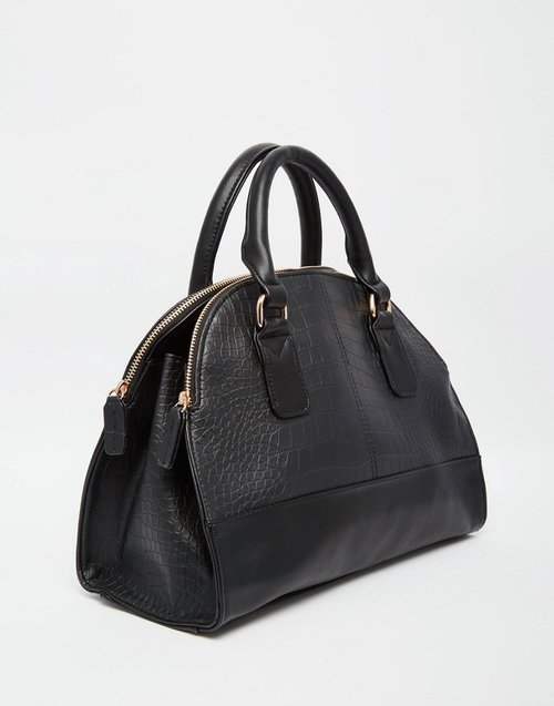 Klasik? Yups! Anyway suka banget dengan this black tote croc bag from ASOS ... muat banyak ^$^ 