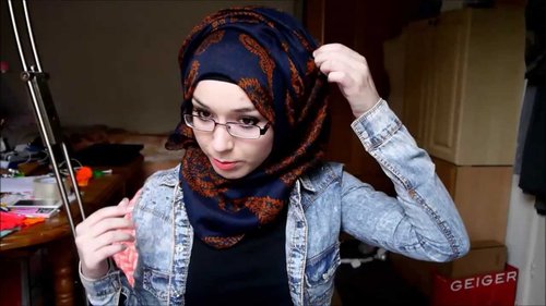 Hijab tutorial l Side twist - YouTube