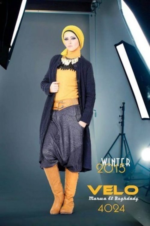 Nothing says cozy like wide pants, bold colored shoes, fun accessories like a statement necklace to get a comfortable outfit that is fun and functional.#hijab casual 2015