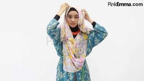 Tutorial Hijab Drapery Floral Syarâi - YouTube