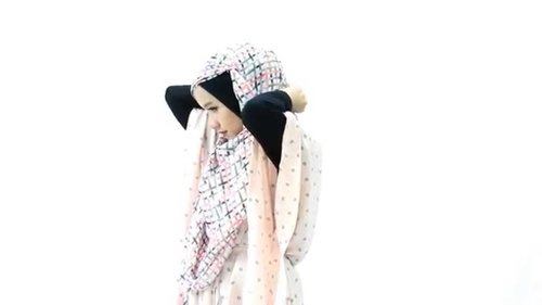 Tutorial Hijab Pashmina Menutup Dada Stylish - YouTube