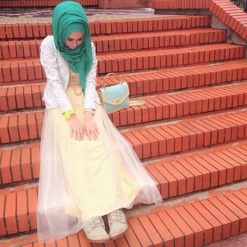 white hijabi blazer with green veil