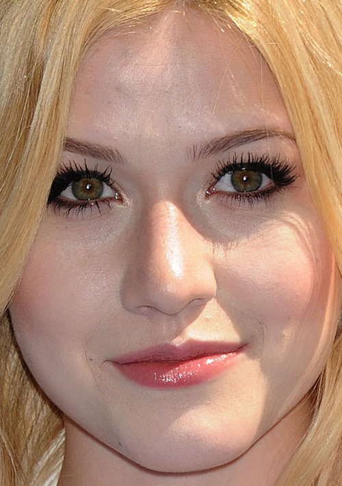 Katherine McNamara , Her hair is so very brassy and too light for her skin tone, it's taking away from her actually pretty features and decent makeup. If she dialed it way down, to a warm dark blonde, she'd look 1,000 times better. |http://beautyeditor.ca/2015/04/14/mtv-movie-awards-2015|