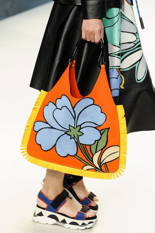 Floral illustrations were a big trend on the runways this season, even making an appearance on the bags at Marni

Read more: http://stylecaster.com/best-bags-spring-2015/#ixzz3TZlXl82X
