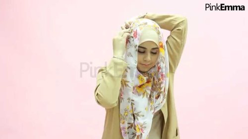 Tutorial Hijab Risty Tagor Menutup Dada Praktis Dengan Pashmina - YouTube