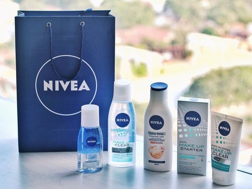 Review soon on the blog 😉 ! It’s on my list for one of the best makeup remover i’ve tried. @nivea_id has just launched their Nivea micellar water and Nivea double effect eye makeup remover, not gonna lie but make sure you check out my blog, once its posted ☺️😉 - Huge thank you to @nivea_id and @medanbeautygram for the hampers ❤️
•
•
•
•
#cleansedbynivea #niveaxmedanbeautygram #medanbeautygram #nivea #beautyblogger #veronycabeautydiaries #clozetteid