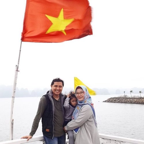 You can always make money, but you can't always make memories... Family come first so, spend more time with your love one ❤️
#travelgram #instatravel #halongbayvietnam #halongbaycruise #halongbay #familytime #familytrip #travelgram #instatravel #travelwithkids #travelpic #clozetteid #familyfirst