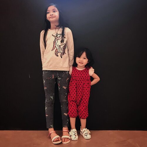 Here’s to sleepless night, crying, laughing, the highest of highs, the lowest of lows, and everything in between, I won’t change a single thing... My biggest accomplishment ❤️🖤⁣
⁣
#kesayangan #loveofmylife #sister #sistersquad #clozetteid #kidsofinstagram #firstborn #secondborn #momoftwo #momlife #sisterhood #daughter #motherhood #siblings #sisterlove