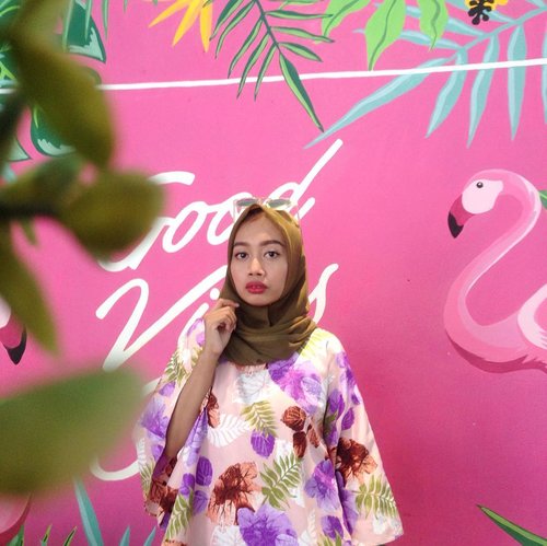 ‪I adore pink; it's very powerful. It makes you feel sweet and sexy, also if you are a man. ‬💖🌸.‪#zahratsabitahootd #ootd #stylediary #pinkvibes #clozetteid ‬