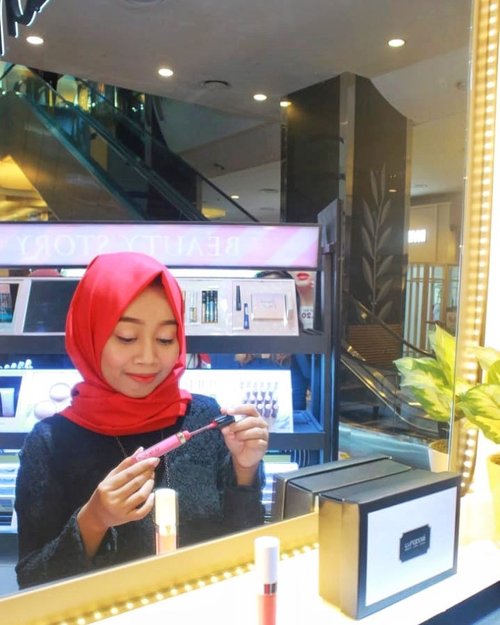 I was attending Launching @lunadorii virtual store on @jd.id apps with my fellow bloggers from @beautyblogger.tangerang in 2 days ago! I also learned about makeup from @nanaliu_official. It was exciting!!! For yall who doesnt know, lunadorii selling beauty local products with the best price. And you can get 20% off if you repurchase beauty products through lunadorii virtual store on @jd.id apps until 14th feb only! For more info, you can check my highlight on my bio! @nanaliu_official #Lunadorii #LunadoriiXNanaLiuXJDID #LunadoriiXBBT #BeautyBloggerTangerang #collabwithzahra #clozetteid