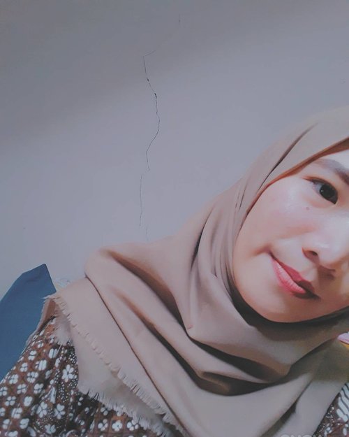 Hello ⛅🌥 #beauty #selfie #makeup #clozette #clozetteid #hijab #hijabers #pixylipcream #pixybanggaberbatik #pixyindonesia