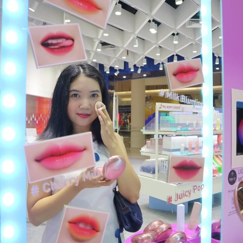 Last weekend I visited @laneigeid store at Senayan City. It was my first time visiting and I am amaze by how cute and attractive the store is. I took #mirrorselfie with my #sparklingsquad friends because the mirror is so cute! You can adjust the Light color through the iPad attached beside the mirror.Don't forget to touch up with Laneige Layering Cover Cushion before taking pictures! It is the best cushion I ever tried. So smooth with a good coverage and concealer attached to it too. My shade is n23 sand...#sparklemyway #popbelaxlaneige