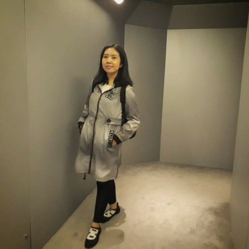 Blending in with surroundings
Inside the #lvtimecapsule tunnel. Don't forget to check out the exhibition! Full story on my highlights
.
.
#blend #silver #tampilcantik #Clozetteid #bloggirlsid #blogger #event #exhibition