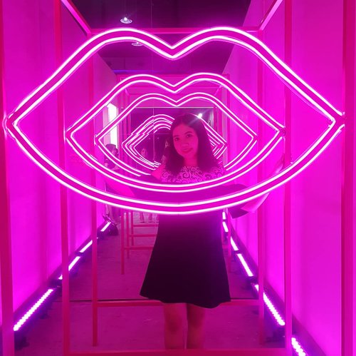 (1/3)
.
Still Can't get off from #yslbeautyhotel #yslbeautyhotelid 
I will spam photos that's in pink vibe
.
.
#yslbeautyid #yslbeauty #ootd #motd #black #pink #fashion #makeup #skincare  #tampilcantik #beauty #blogger #instablog #beautybloggerindonesia #bloggirlsid #indoblogger #Clozetteid
