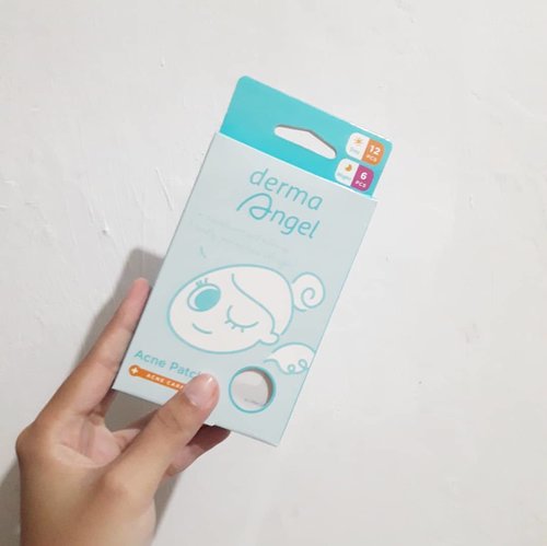 It's #socobox again! Thanks @sociolla @beautyjournal for trusting me this #socobox again! This time it's @dermaangel_id acne patch and @sulamitcosmetics lip paint. Here are my short review :1. Derma Angel Day & Night Acne PatchI try using this to calm my acne and it works really well. Just 2 patch to make acne go away.2. Sulamit Smart Stay Matte Finish Lip PaintThis lip paint has a vibrant color and easy to blend with other products. Perfect for gradient lips..Complete review on my SOCO www.soco.id/mymeminei