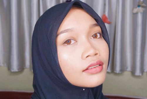 There's a video tutorial on this (very) natural everyday look and how to make a DIY BB Cushion on my youtube channel! 😂
Link in my bio
.
I can't help my self from laugh I'm so embarrassed because this is my fisrt video ever on youtube 😂😂
.
.
#clozetteid #beauty #DIY #DIYBBCushion #hijabers #makeuptutorial #motd #naturalmakeup #indobeautygram #blogger #beautyblogger #bloggermafia