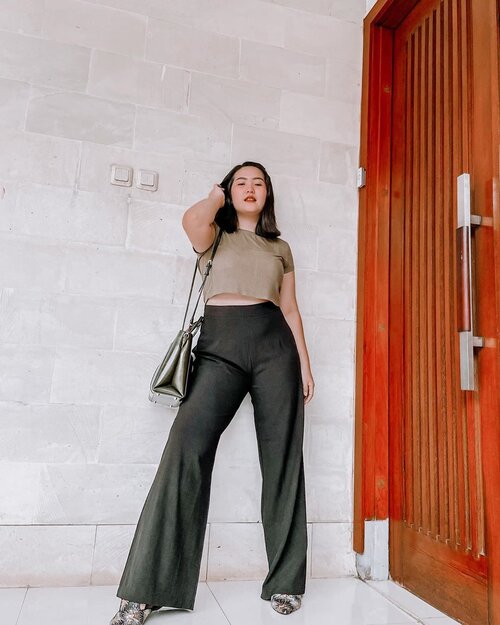 Foto dadakan asli dan ga merem kok 😂 terus Tas minjem @isnadani karena tema nya "one colour outfit" ✨
-

#clozetteid #ootdindokece #ootdindo #lookbookindonesia #styleootd #ootd #ootdmagazine #ootdindonesia #potd #bunnyneedsmakeup #bvloggerid #gengbvlog #indobeautygram #indobeautysquad #beautychannelid #tampilcantik #ragamkecantikan #tipskecantikan #zonamakeupid #kbbvmember #kbbvfeatured  #shoxsquad